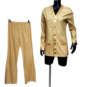 Vintage 70s Juli Pet Gold Poly Pantsuit Pyjama Flare Pants Button Front Top - Bild 1 von 11