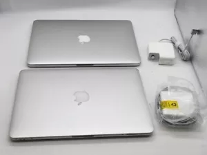 LOT OF 2 MacBook Pro 13" QUAD Core i7 3.4 GHz TURBO 16GB RAM 512GB 3 YR WARRANTY - Picture 1 of 9