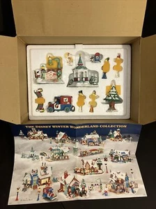 DANBURY MINT "WINTER WONDERLAND ACCESSORIES"  PART OF DISNEY'S WINTER WONDERLAND - Picture 1 of 12