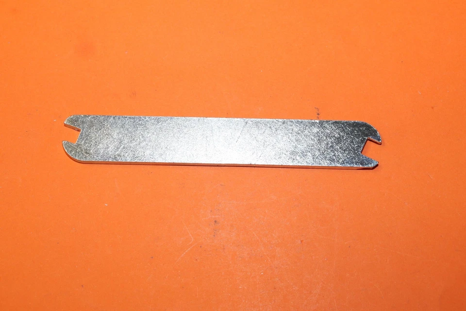 LLAVE AJUSTADORA TRIUMPH TWINS 500/650 TWINS TAPPET BSA 60-2184 HECHA EN REINO UNIDO Foto 1 de 1