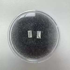 Coppia Diamanti | FORMA - Baguette | TAGLIA 0,27ct ciascuno | COLORE I | CHIAREZZA - VVS1 - Foto 1 di 12