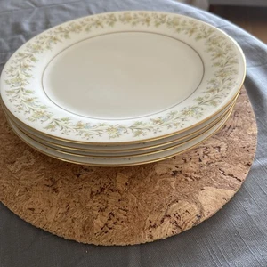 4 x Noritake Bone China Dinner Plates 10.5" Wide pattern number 3/ 958 - Picture 1 of 6