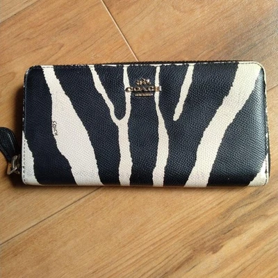 Cartera Larga COACH Patrón Cebra Patrón Vaca Foto 1 de 4