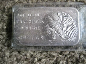 1776-1976 200 YEARS OF INDEPENDANCE 1oz PURE SILVER BAR NO.002668 SEALED - Picture 1 of 2