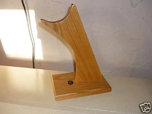 OSCARSAUDIO HEADPHONE STAND -- THE CURVE SOLID OAK -- - Picture 1 of 3
