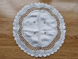 Sander Tischdecke Weihnachtsdekoration Mitteldecke 30cm Rund Platzdeckchen - Bild 1 von 3