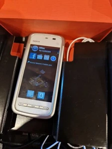 NOKIA 5230 RM-588 Telefono Cellulare Funzionante Completo Scatola D Collezione - Foto 1 di 5