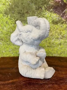 Elephant Statue - Solid concrete handmade garden decor sculpture - Picture 1 of 4