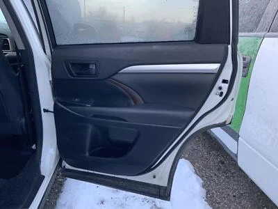 Used Rear Right Door Interior Trim Panel fits: 2015 Toyota Highlander  Grade A - Imagem 1 de 4
