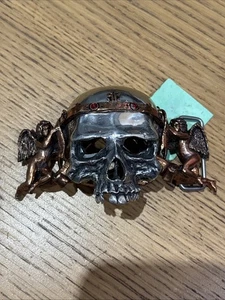 Alchemy Carta Gothic B15 Crystal Skull Cherubs Red Jewel 2008 Gürtelschnalle Metall - Bild 1 von 4
