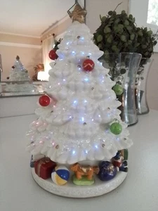 Vintage Avon Weihnachtsbaum Glasfaser beleuchtet mit Box Porzellan Musik 10" - Bild 1 von 7