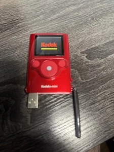 Videoregistratore digitale Kodak Mini ZM1 fotocamera ROSSO testato - resistente all'acqua - Foto 1 di 4