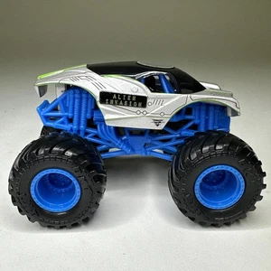 Monster Jam ALIEN Invasion exclusivo escala 1:64 - Imagen 1 de 6