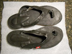 Oliberte black Kanomi leather flip flop sandals display size 7M New no box - Picture 1 of 6