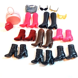 Vintage Barbie Puppenzubehör 22 Teile Konvolut 90er Jahre Stiefel Sonnenbrille Handtasche - Bild 1 von 14