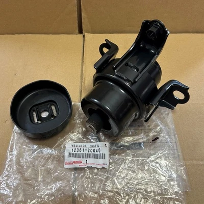 Toyota Camry Lexus ES300 OEM Genuine Front Engine Mounting Insulator 12361-20040 - Image 1 of 4