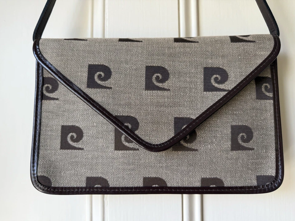 Bolso de hombro con sobre Pierre Cardin Foto 1 de 4