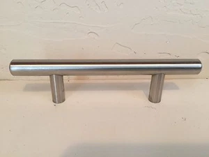 Excellent New Solid Metal Amerock Brushed Brush Nickel Drawer/Cabinet Pulls - Picture 1 of 3