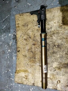 2005-2006 Suzuki GSXR 1000 OEM LEFT FORK TUBE DAMAGED FOR PARTS/REPAIR ONLY - Picture 1 of 7