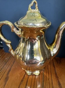 Waldershof Bavaria Gold Porcelian Teapot - Picture 1 of 1