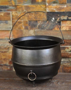 Vintage Rare Wagner Sidney O # 8 Cast Iron 3 Leg Regular Bulged Pot - Picture 1 of 17