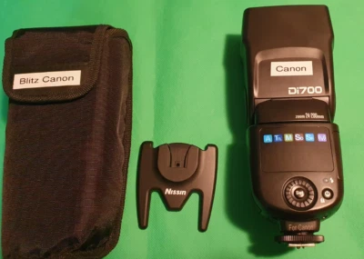 Nissin Di700 Blitz für Canon und Nikon neuwertig in TOP Zustand - Bild 1 von 4