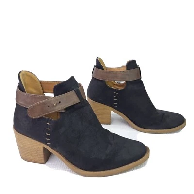 Qupid Ankle Booties Size 7 Black Vegan Leather Block Heeled Ankle Boots Shoes - Image 1 of 4