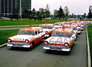 57 Ford stazione di polizia vagoni Detroit 8 x 10 fotografia - Foto 1 di 1