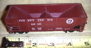 Volteo inferior de tolva de 2 bahías en funcionamiento HO Pennsylvania 240137 FUNCIONA - Imagen 1 de 1