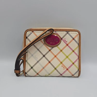 Carteira Coach feminina multicolorida de couro xadrez com zíper quadrado pulseira - Imagem 1 de 4