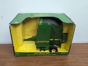 1/16 Ertl Farm Toy John Deere Round Baler 567 Implement - Picture 1 of 3
