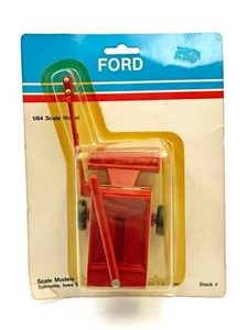 1/64 Ford Versatile Trans/Axial 2000 Pull Type Combine - Picture 1 of 1