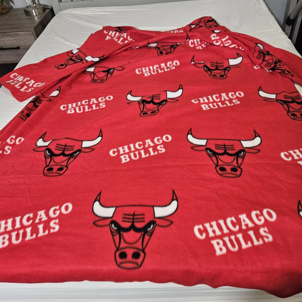 Manta portátil Chicago Bulls con mangas polar roja NBA baloncesto Foto 1 de 4
