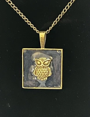 "Collar de búho nocturno hecho a mano de 29"" por Wellington Girls" Foto 1 de 4