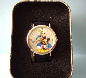 Disney Mickey Mouse 70 Jahre Freundschaft Uhr in Sammlerdose 2004 - Bild 1 von 3