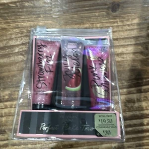 Victoria's Secret PERFECT PINKS TRIO aromatisiertes Lippenglanz-Geschenkset - Bild 1 von 1