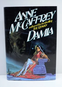 Anne McCaffrey DAMIA HCDJ Signed Autographed 1st Printing 1992 Ace Putnam Vtg - Foto 1 di 15