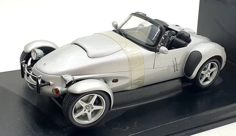 Autoart 1/18 Scale 78212 - 1998 Panoz AIV Roadster - Silver - Image 1 of 4