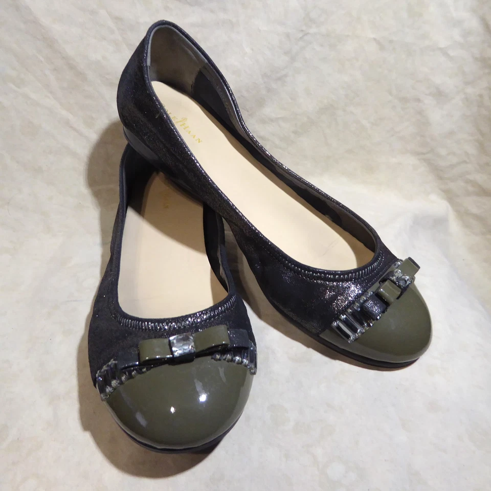 🩰 Cole Haan Air Ballet Flats 10 M Black Leather; Olive Gray Cap Toe; Bow Straps - Image 1 of 4