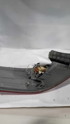 Conjunto de lanterna traseira direita Toyota Camry 2011 prata fabricante de equipamento original usado 30498 142K milhas - Imagem 1 de 3