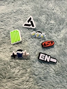 KPLUSPOP K-POP Boy Band Logo Shoe Decorating Rubber Charms - GROUP SET - Picture 1 of 2