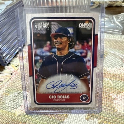 Onyx 2025 Vintage Gio Rojas ¡En tarjeta automática! Foto 1 de 2