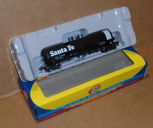 : Athearn HO .. "Santa Fe 50' RTC 20,900 Gal. Tank Car #98476" Boxed #73901 - Picture 1 of 23