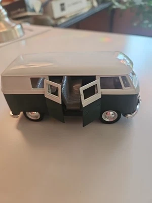 1963 Volkswagen T1 Bus Welly Rear Wheel friction drive - Image 1 of 4