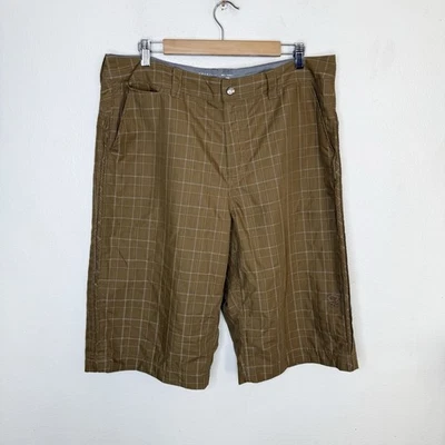 Mountain Hardwear Brown Long Hiking Shorts Mens 38 Bermuda Plaid Pockets Outdoor - Image 1 of 4