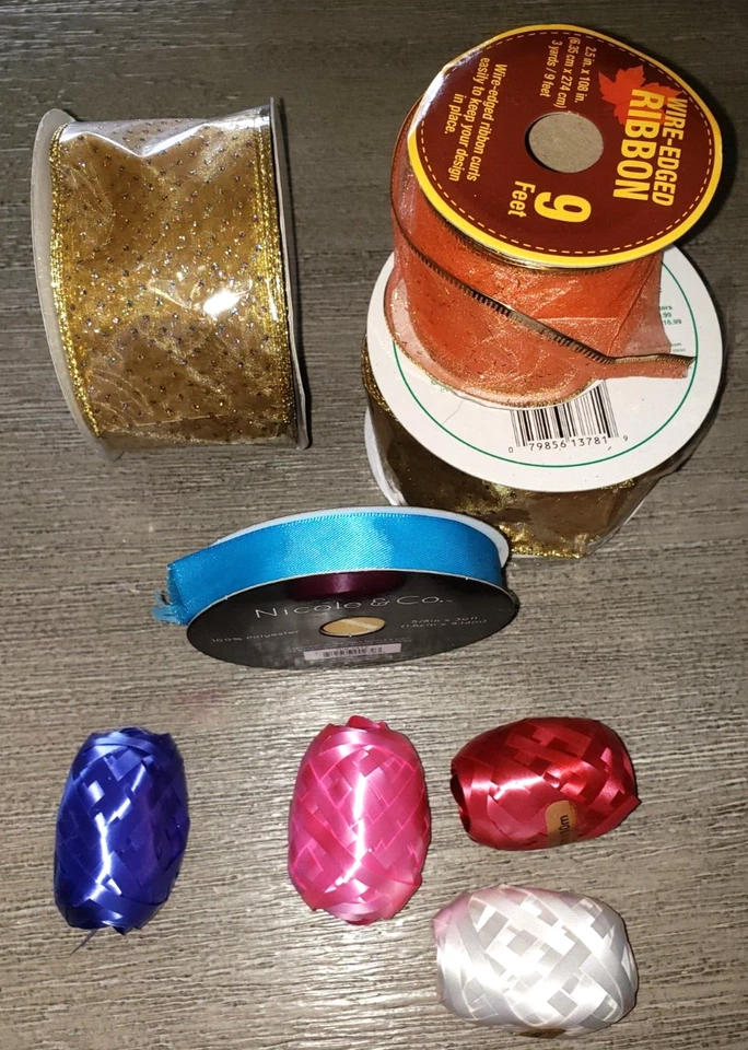 GRANDE LOTE DE FITAS DE NATAL OURO PONTOS BRILHANTES PACOTE DE ONDULAÇÃO CORES LOTE ARTESANATO - Imagem 1 de 1