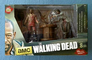 JUEGO EN CAJA DE LUJO MCFARLANE DE 5" FIGURA MORGAN CON WALKER THE WALKING DEAD EMPALADA - Imagen 1 de 2