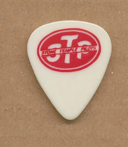 Stone Temple Pilots - RARE tour issued guitar pick '96 - Picture 1 of 2