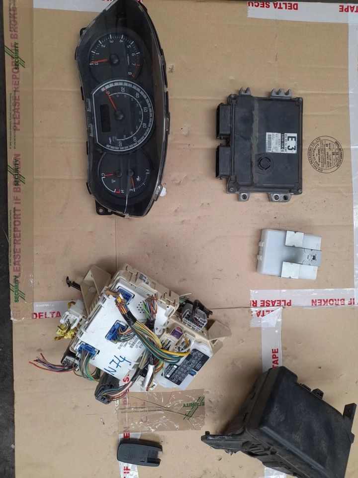 KIT ECU COMPLETO SUZUKI SWIFT 2008 1.5 GASOLINA 33920-72K30 Foto 1 de 4