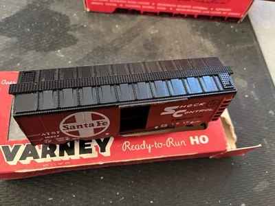 Varney H.O. Scale Santa Fe Box Freight Car - Image 1 of 2